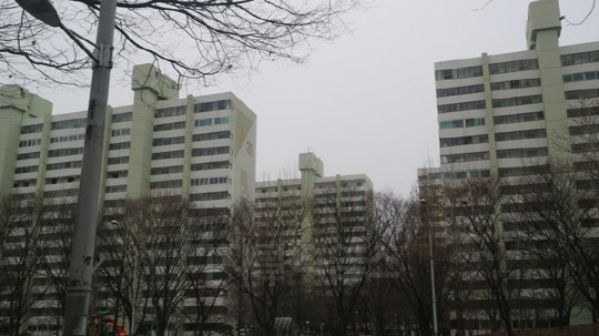 양천구 집값 하락세가 서울 25개 구 중 3번째로 가파른 것으로 나타났다. 사진은 양천구 목동신시가지7단지 전경.  이상현기자